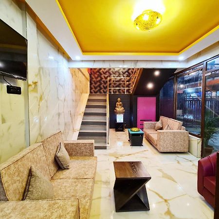 Hotel Aurelia Pearl Патна Екстериор снимка