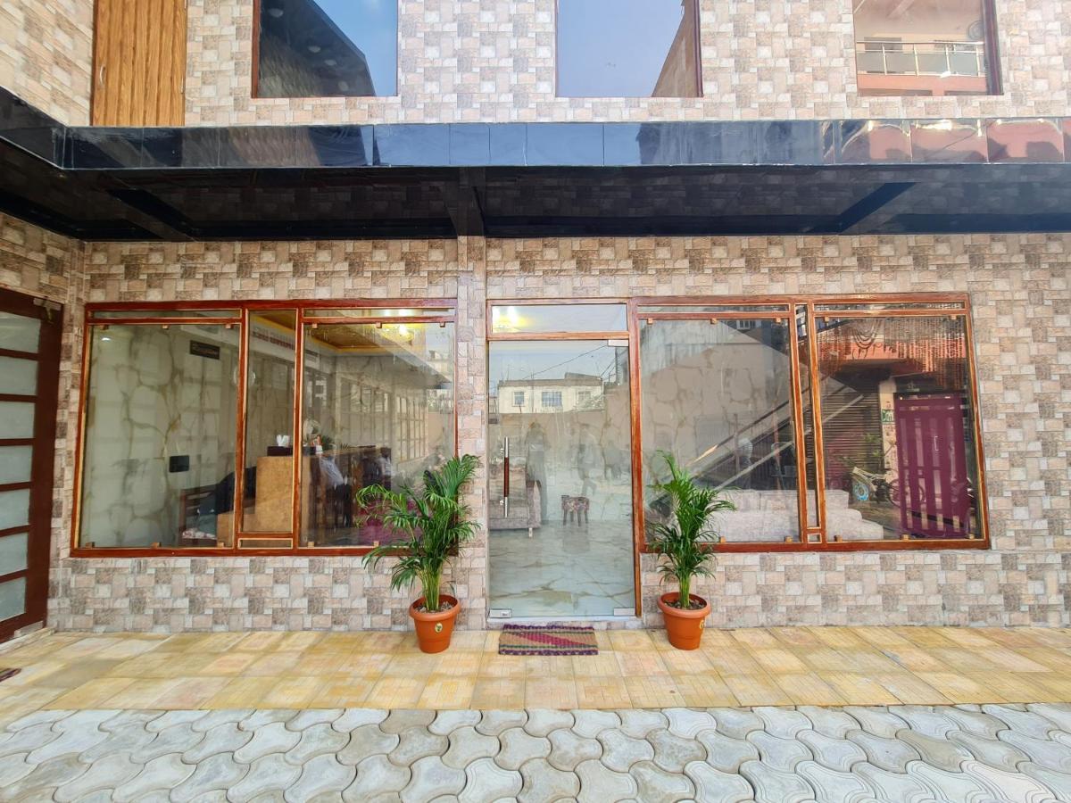 Hotel Aurelia Pearl Патна Екстериор снимка