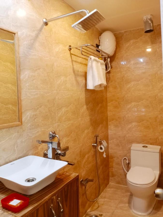 Hotel Aurelia Pearl Патна Екстериор снимка