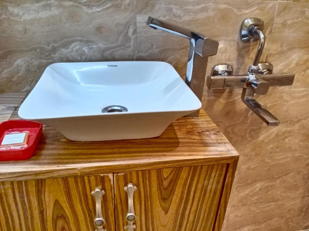 Hotel Aurelia Pearl Патна Екстериор снимка
