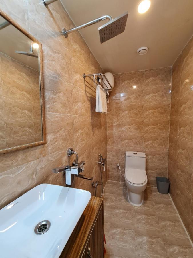 Hotel Aurelia Pearl Патна Екстериор снимка