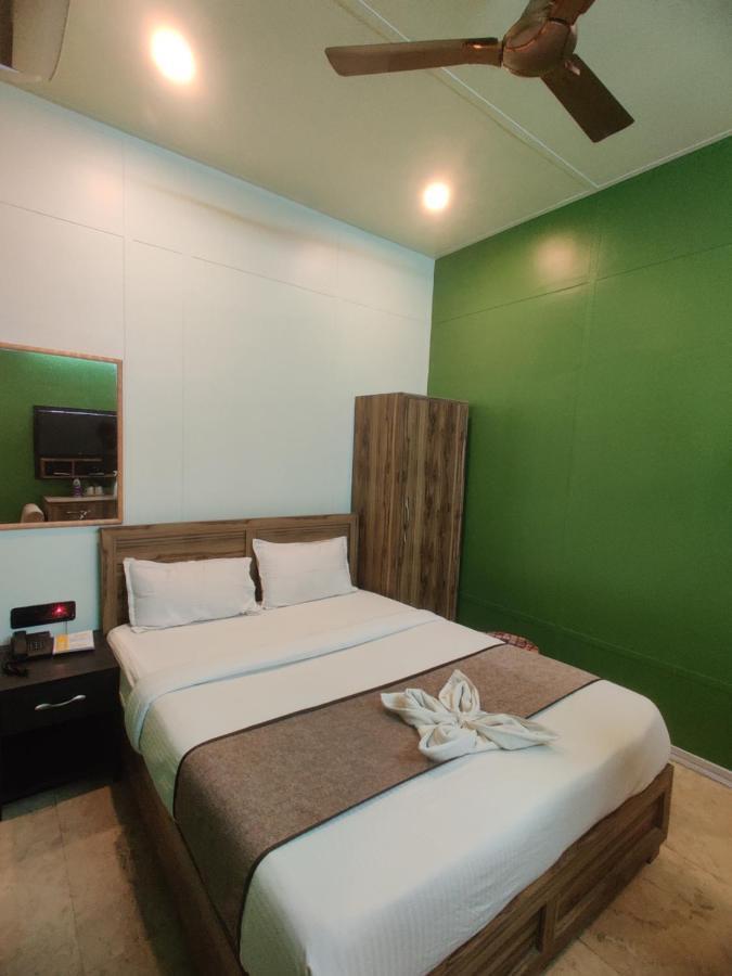 Hotel Aurelia Pearl Патна Екстериор снимка