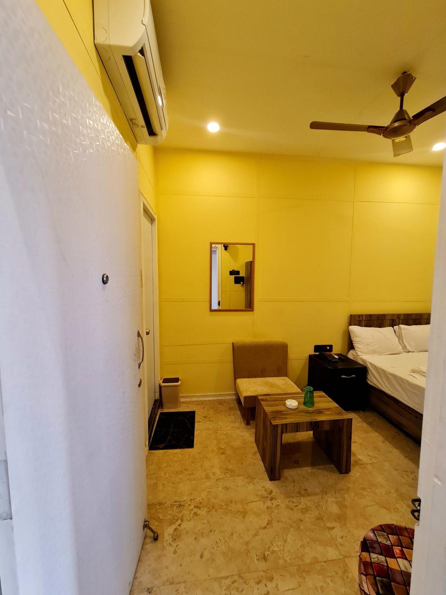 Hotel Aurelia Pearl Патна Екстериор снимка