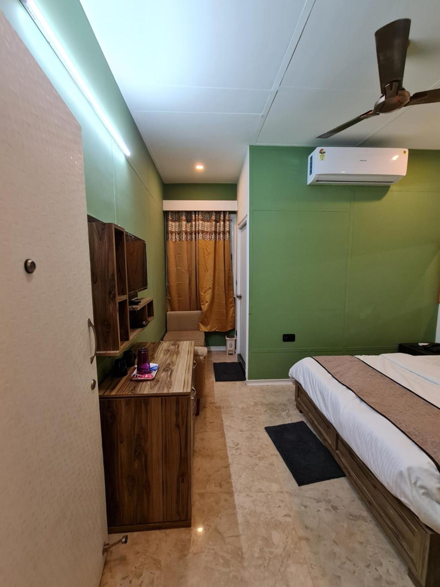 Hotel Aurelia Pearl Патна Екстериор снимка