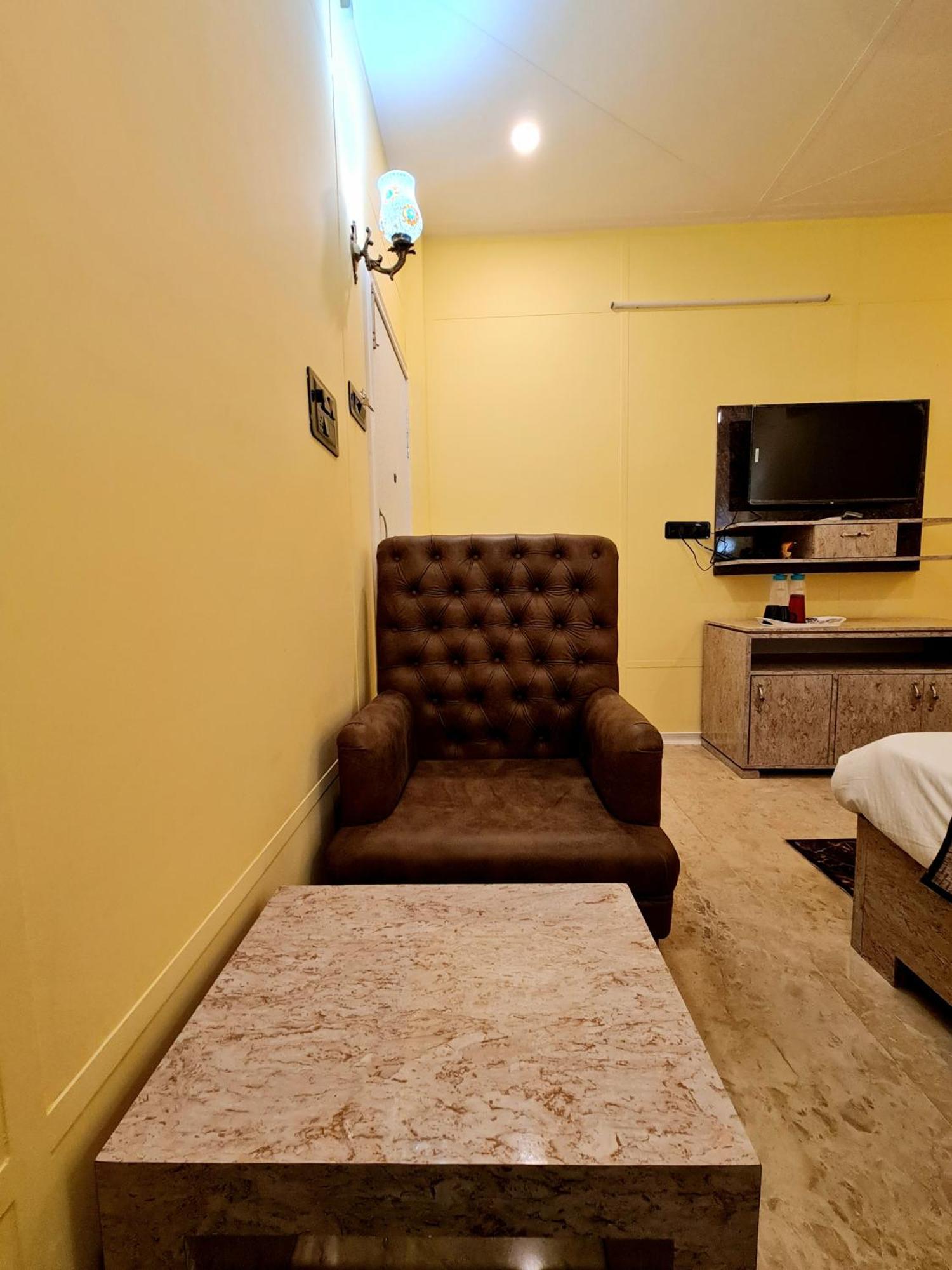 Hotel Aurelia Pearl Патна Екстериор снимка